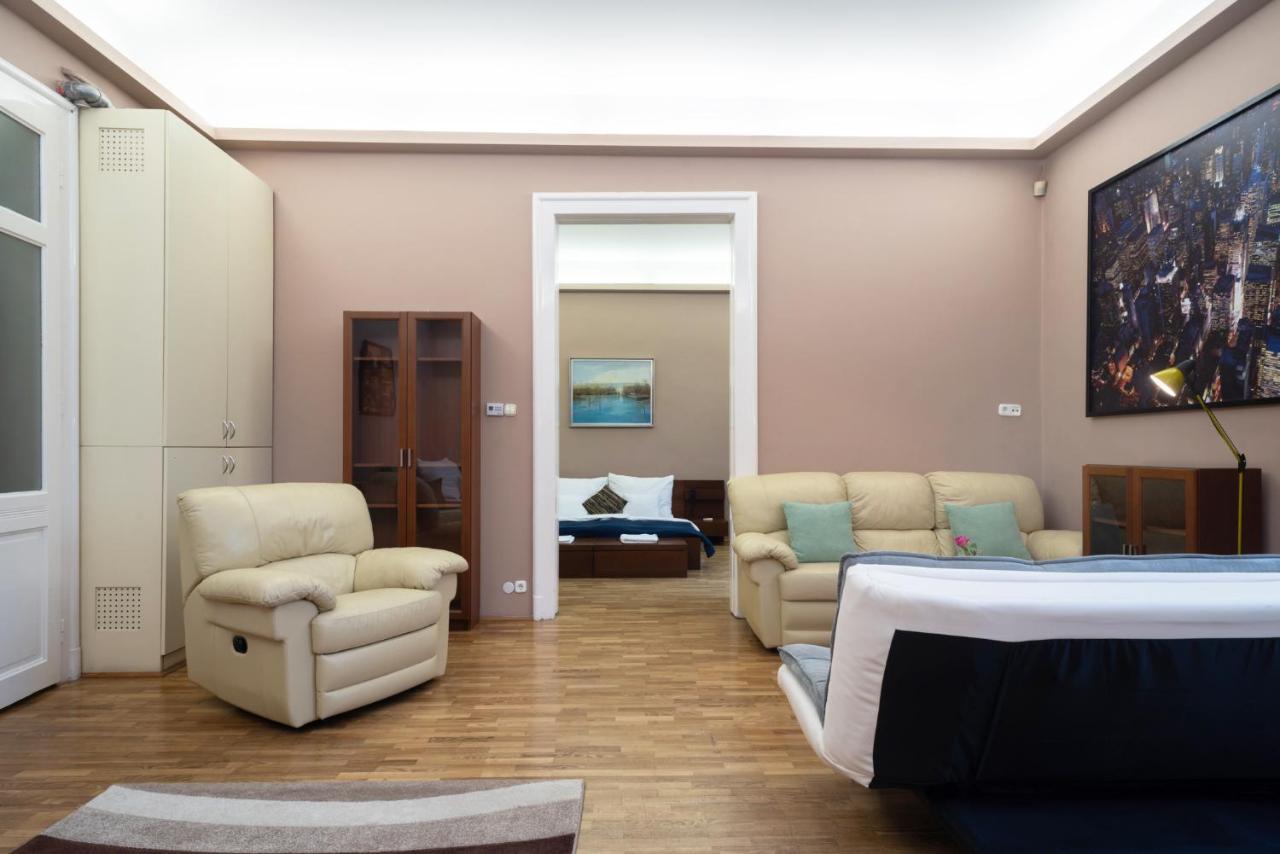 Kiraly Central Apartment With Free Parking And Ac Budapest Exterior foto