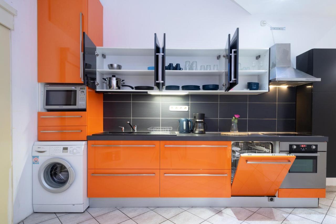Kiraly Central Apartment With Free Parking And Ac Budapest Exterior foto
